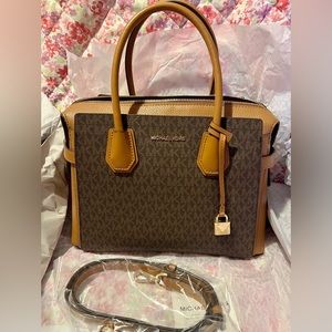 Brand new MK bag with removable crossbody strap!!